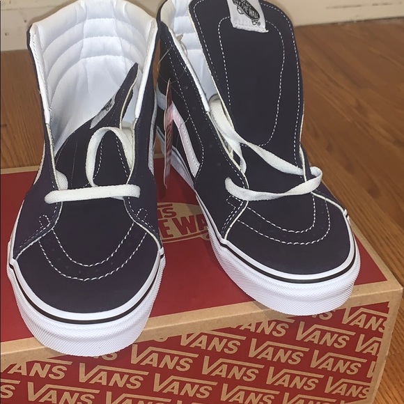Vans - Picture 2 of 3